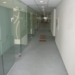 přestavba patra kancelářské budovy - CELOSKLENĚNÉ PŘÍČKY