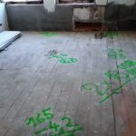 dětský pokoj bytu původní prkenná podlaha